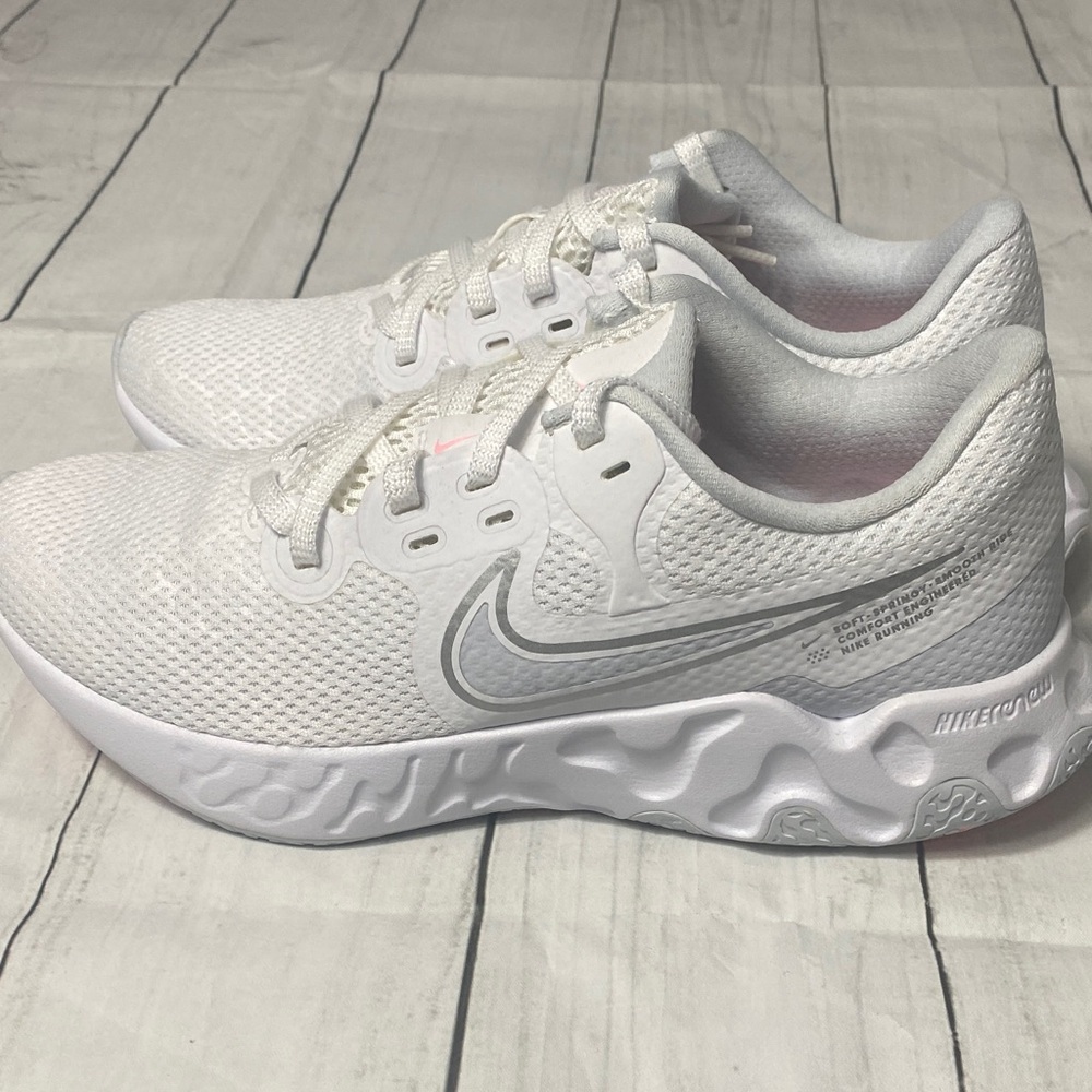 Nike Renew Women’s Running Shoes White/Silver with Pink Sole Size 8.5 NWOT - Picture 5 of 11